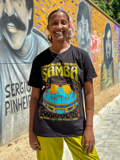 T-SHIRT - TODO MUNDO SAMBA (PRETA) - comprar online