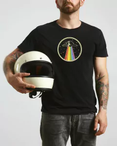 Camiseta Nave Espacial Negra - Stay On Colombia