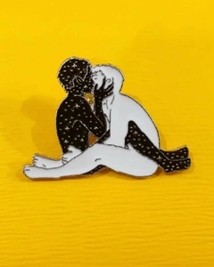 Pin Beso dos chicos