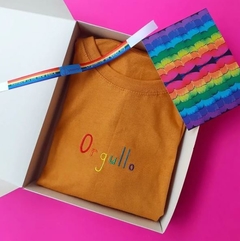 Camiseta bordada Orgullo - comprar online