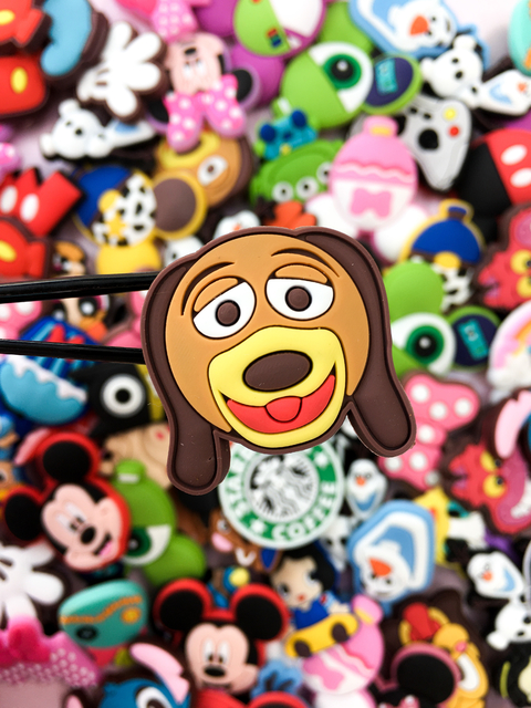 Pin para crocs toy story SLINKY FACE