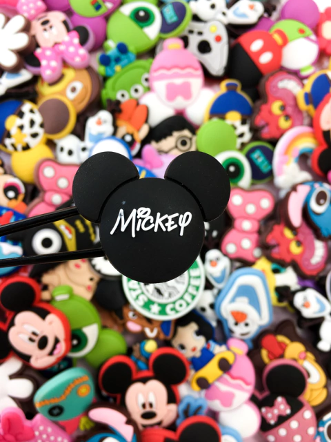 Pin para crocs MICKEY MOUSE SILUETA