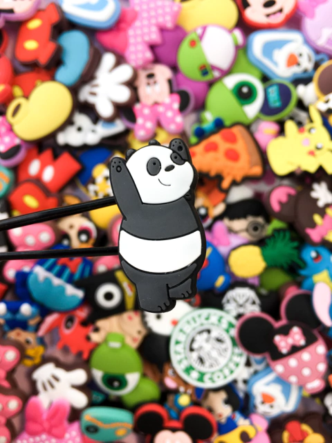 Pin para crocs osos escandalosos PANDA ARRIBA
