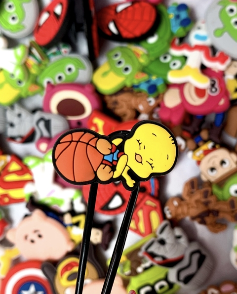 Pin para crocs TWEETY BÁSQUET