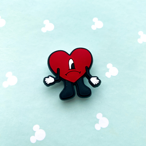 Pin para crocs BAD BUNNY CORAZÓN