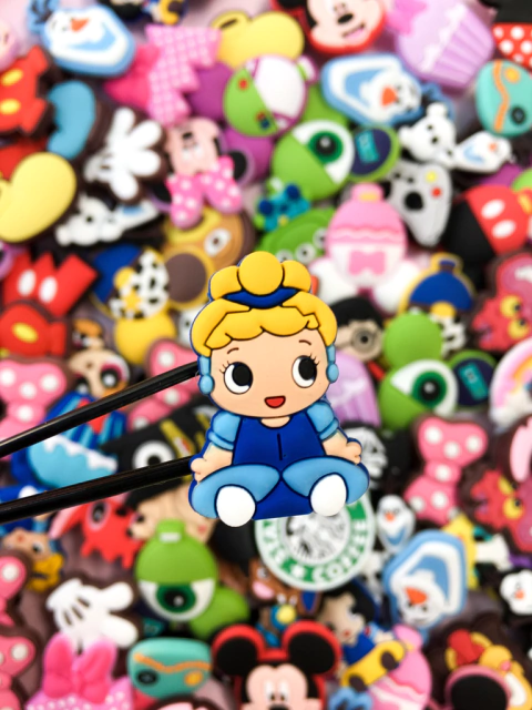 Pin para crocs princesa CENICIENTA