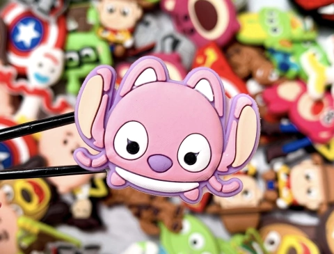 Pin para crocs NOVIA DE STITCH FACE