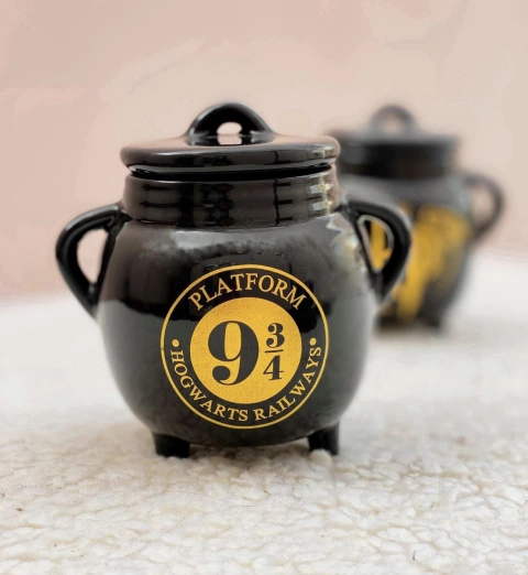 Caldero HARRY POTTER 9 3/4 PLATFORM REDONDA GOLD BLACK - comprar online