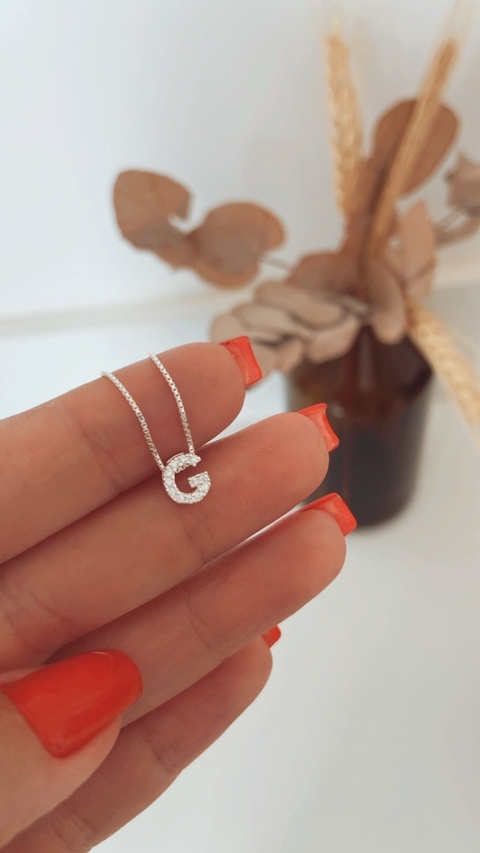 Gargantilha inicial cravejada - comprar online