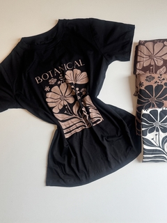 T-shirt Plus Botanical - LojaDtale