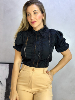 Blusa Sabrina na internet