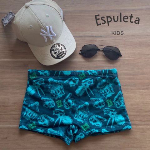 Sunga boxer com ajuste.