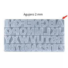 MOLDE SILICONA LETRAS Y NÚMEROS MAX CON AGUJERO LLAVERO - comprar online