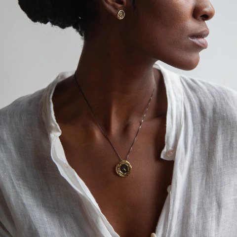 Colar Tempo em latão