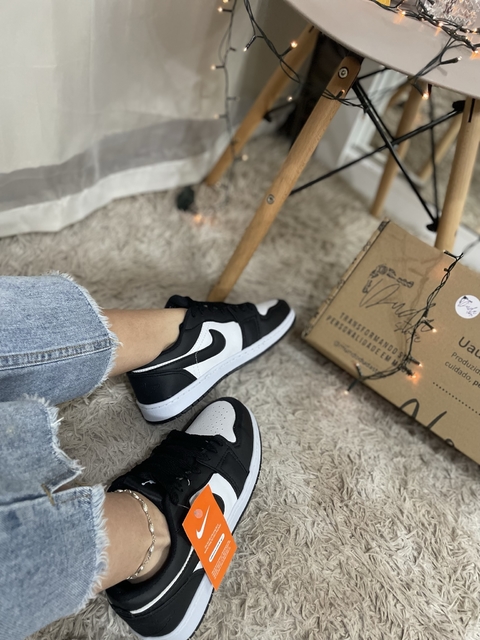 Nike Jordan Low Retro White Black