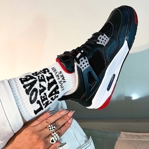 Nike Jordan 4 Preto e Vermelho