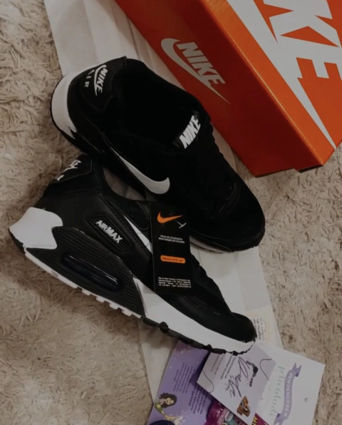 Nike Air Max 90 Preto e Branco