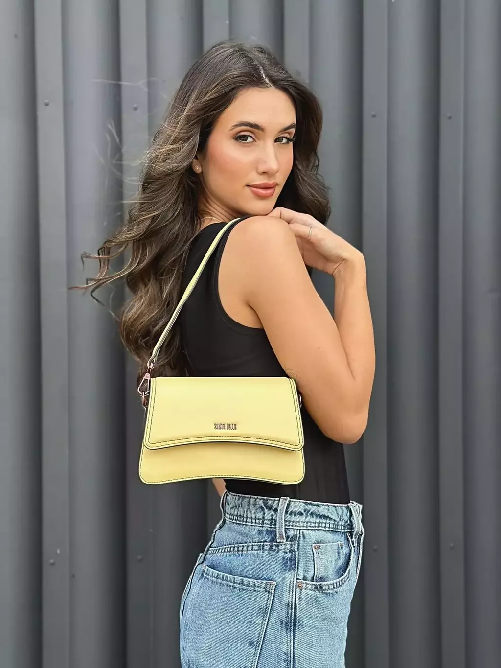 Bolsa Amarela Pequena Soft Alça Dupla Santa Lolla