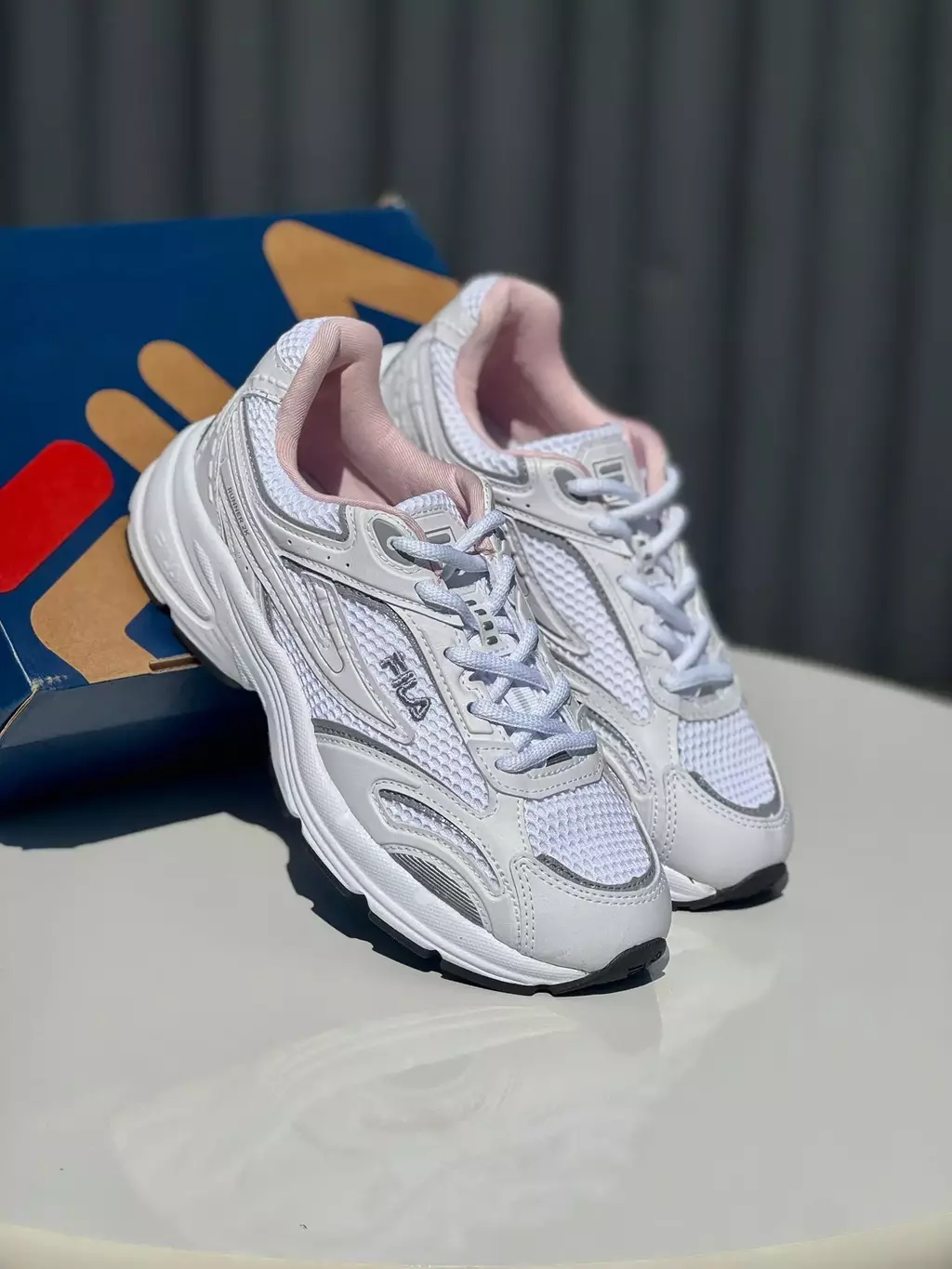 Tênis Runner 2k Feminino Branco/Cinza/Rosa Fila