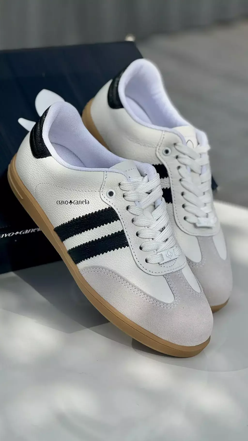 Tênis Pietra 1471 Couro Branco E Preto C/ Camurça Alvejado Cravo&Canela