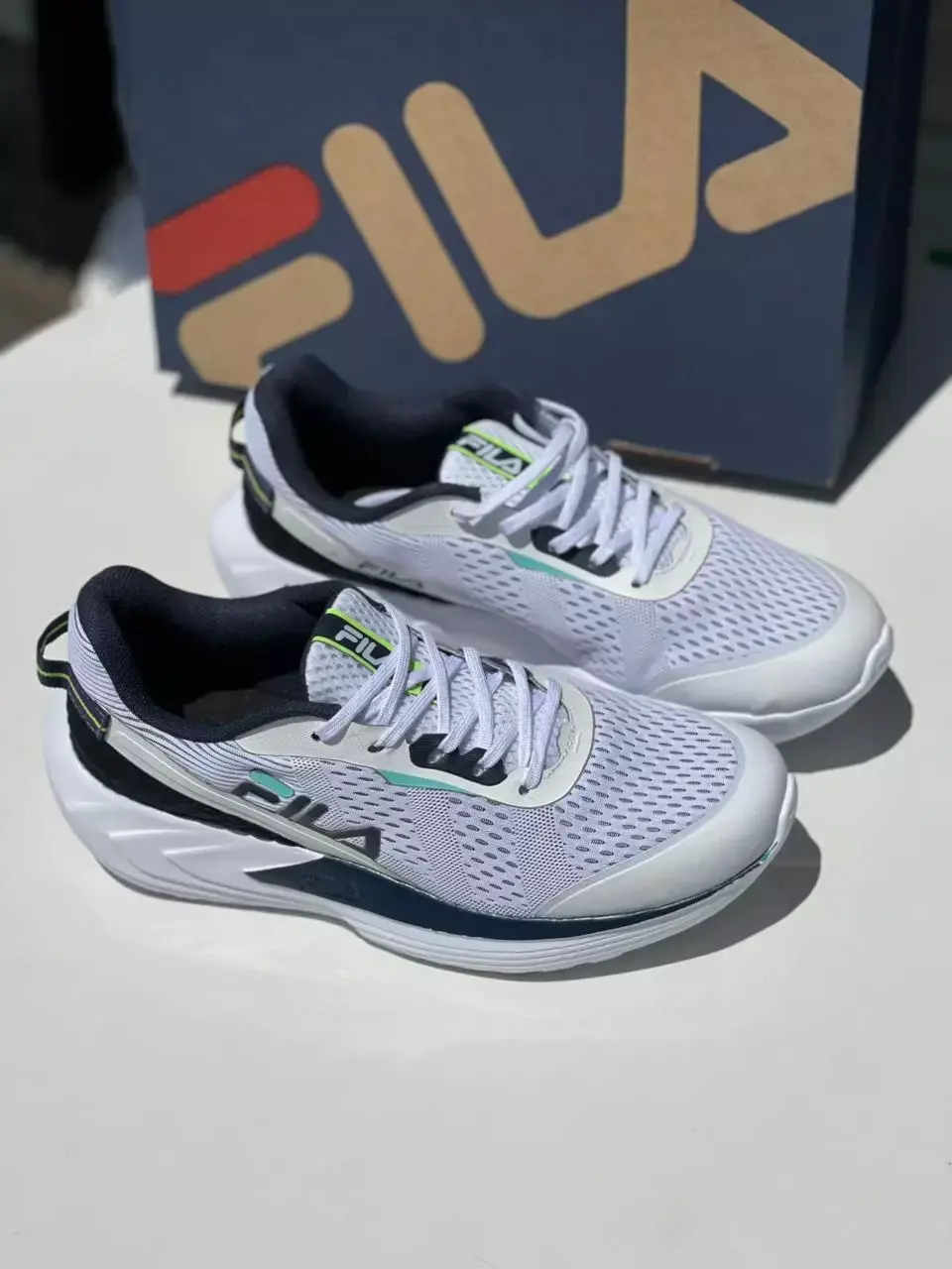 Tênis Masculino Branco/Azul Marinho Fila