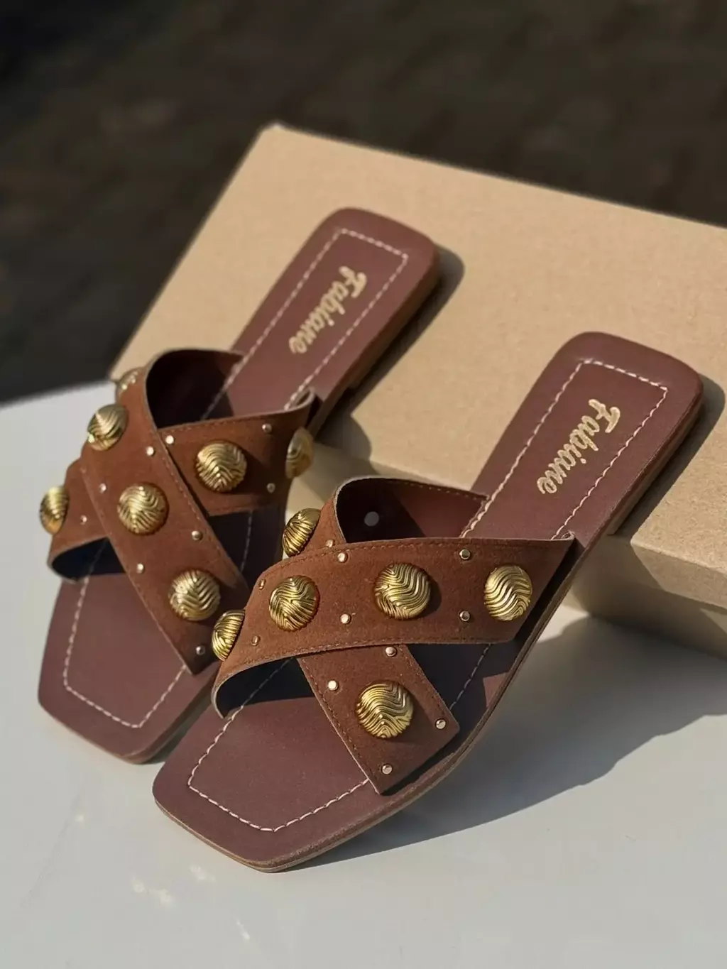 Rasteira Bico Quadrado Camurça Marrom Fabiane