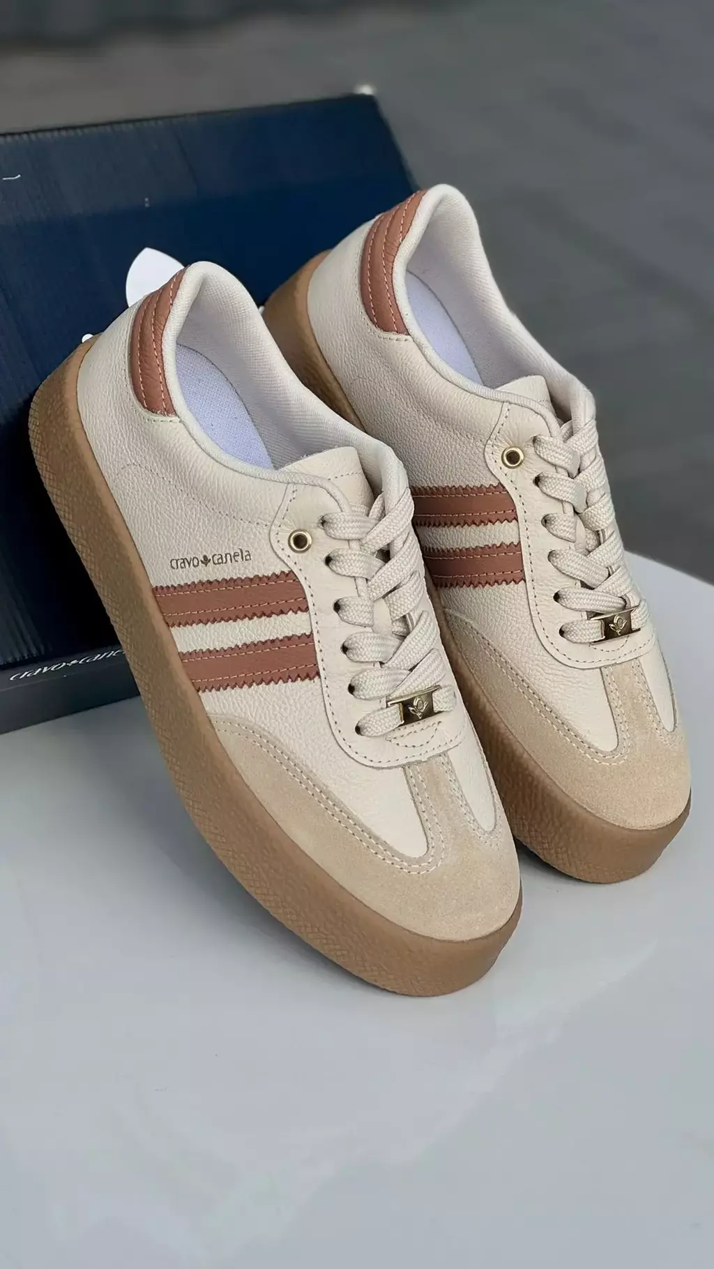 Tênis Thais 1573 Camurção Nude/Couro Off White/Mocha Mousse Cravo&Canela