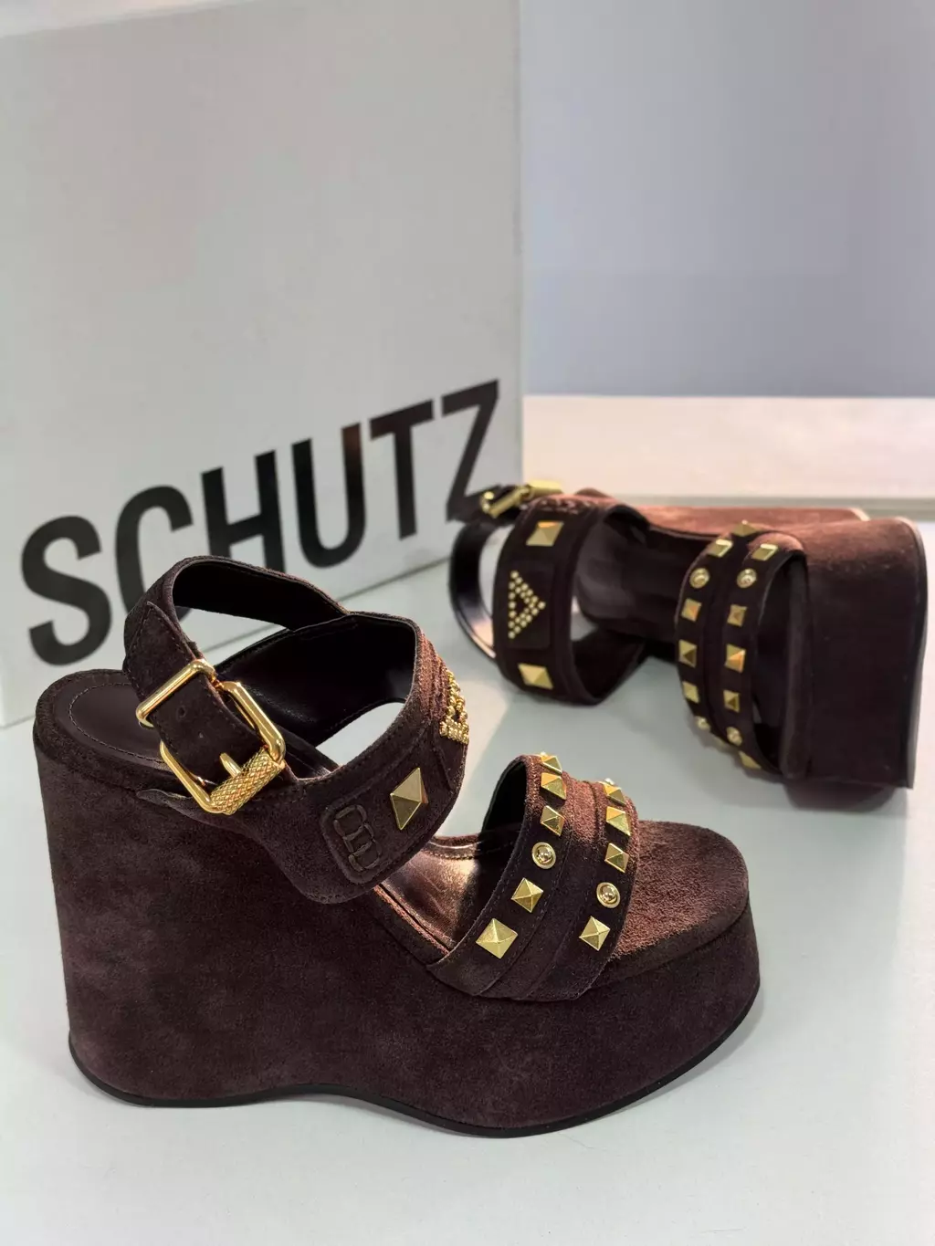 Sandália Couro Marrom Detalhe Dourado Schutz