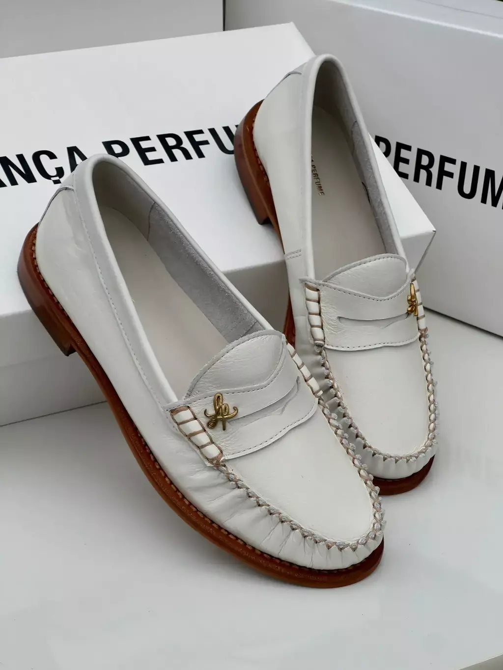 Mocassim Couro Branco Lp Metalizado Lança Perfume