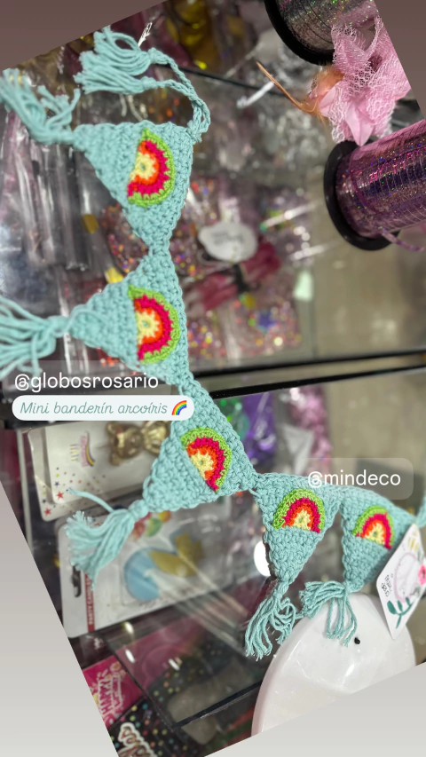 mini Banderin arcoiris tejido crochet 40 cm largo