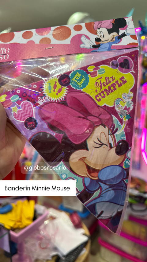 Banderin Minnie Mouse contiene 12 triángulos y cinta para armar