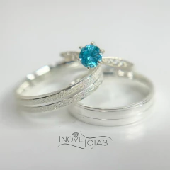 Alianças 4 mm diamantadas com três traços lisos e uma lisa com traços - comprar online