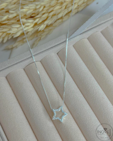 Colar estrela vazado cravejado - - comprar online