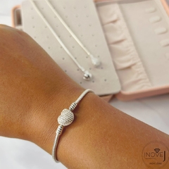 Pulseira Pand. coração cravejado na internet