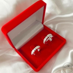Alianças 4 mm diamantadas com três traços lisos na internet