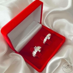 Alianças 5 mm diamantadas com três traços lisos