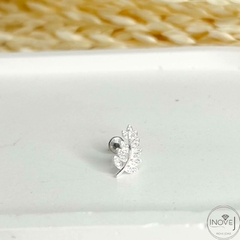 Piercing folha cravejada