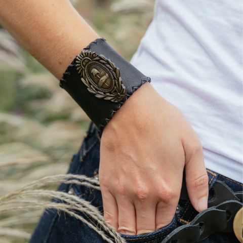Pulsera Escudo | Bronce viejo - comprar online