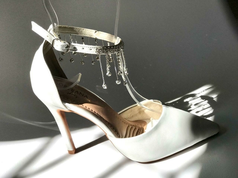 Amira - Scarpin Branco Pedrarias Salto Fino