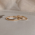 Par de Alianças Ondas 2.5mm - Ouro 18k