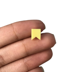 Aplique Mini Bandeirinha Amarelo Claro em Acrílico - 10 Unidades - comprar online