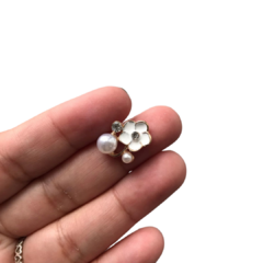 APLIQUE DE METAL COM PÉROLA - 1 UNIDADE - comprar online