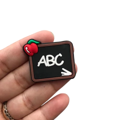 APLIQUE QUADRO ESCOLAR EMBORRACHADO - 1 UNIDADE - comprar online