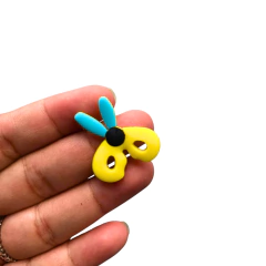 APLIQUE TESOURA ESCOLAR EMBORRACHADO - 1 UNIDADE - comprar online