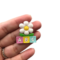 APLIQUE ESCOLAR FLOR ABC EMBORRACHADO - 1 UNIDADE na internet