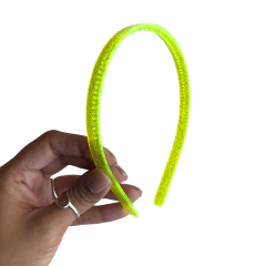 TIARA DE DENTINHO 10MM TRANSPARENTE VERDE NEON COM GLITTER - DUZIA na internet