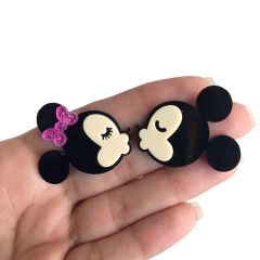 Aplique Casal Mickey Beijinho Acrílico Laço Rosa - 1 Casal - comprar online
