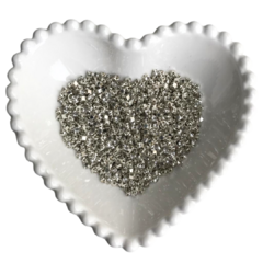 STRASS PARA COSTURA BRANCO CAIXINHA PRATA (3,5MM) - 50 UNIDADES