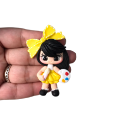 APLIQUE BISCUIT BONECA ESCOLAR SAIA AMARELA - 1 UNIDADE - comprar online
