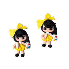 APLIQUE BISCUIT BONECA ESCOLAR SAIA AMARELA - 1 UNIDADE